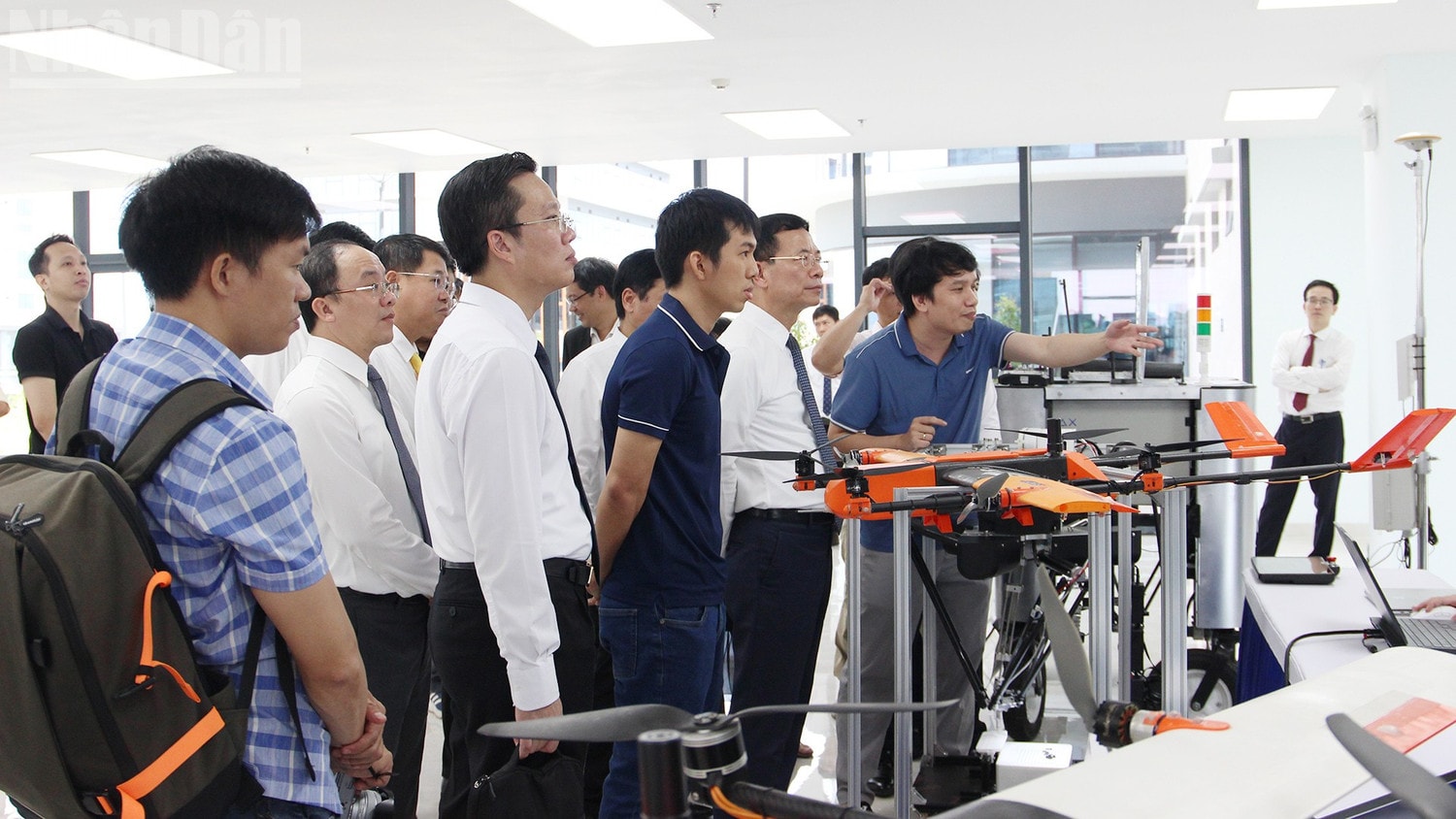 Đoàn công tác Bộ Khoa học và Công nghệ gặp gỡ, trao đổi với các doanh nghiệp khởi nghiệp. ndo_tl_a5-1.jpg