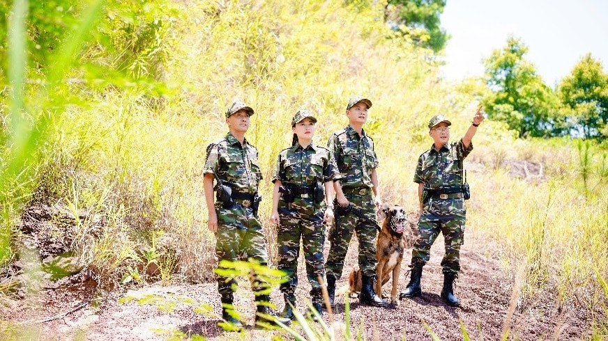 Lực lượng hải quan tuần tra kiểm soát tuyến biên giới. image00352-5810.jpg