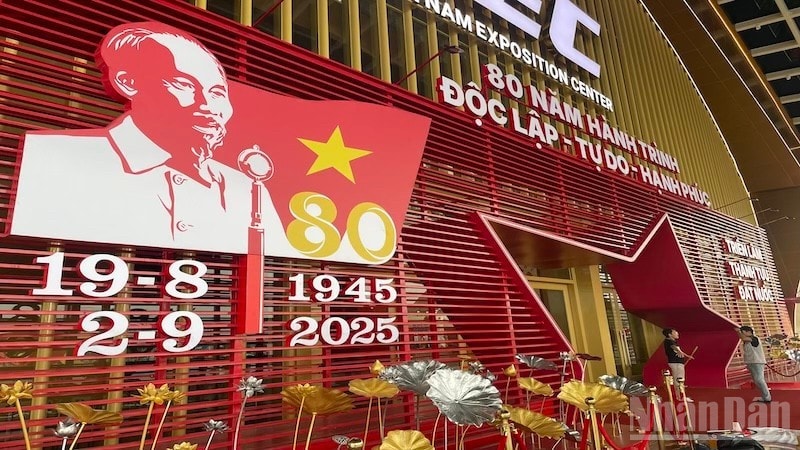 Chuẩn bị bế mạc triển lãm 80 năm trang trọng, đúng tầm vóc quốc gia.
