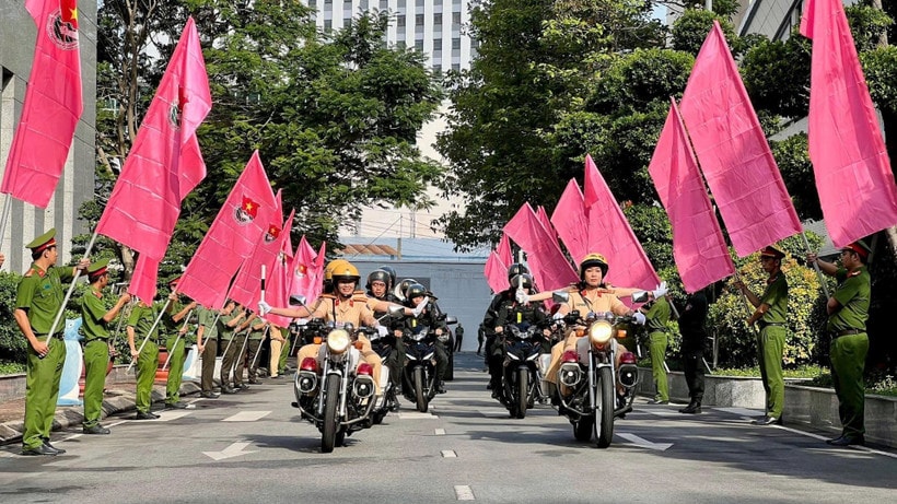 Các lực lượng Công an Thành phố Hồ Chí Minh trong một hoạt động ra quân trấn áp tội phạm.