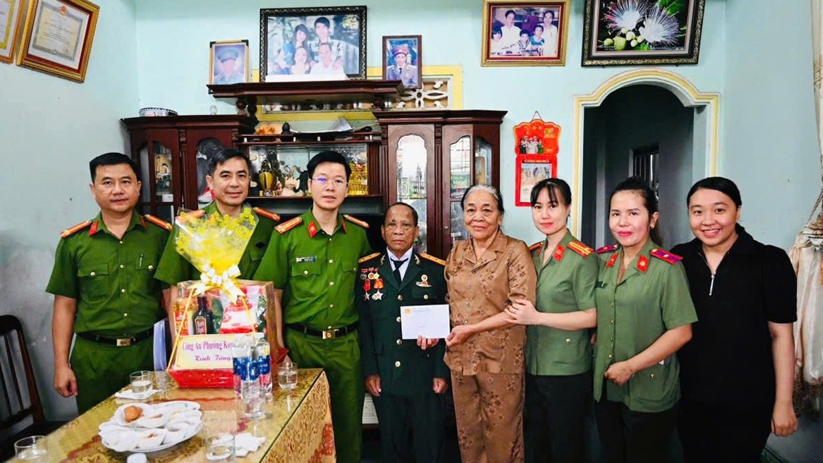 cong-an-phuong-kon-tum-tri-an-nguoi-co-cong.jpg