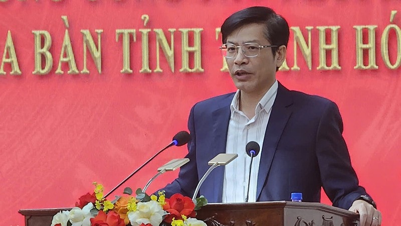 Đại diện cơ quan báo chí, Chủ tịch Hội nhà báo tỉnh Thanh Hóa tham luận tại hội nghị. 3.jpg