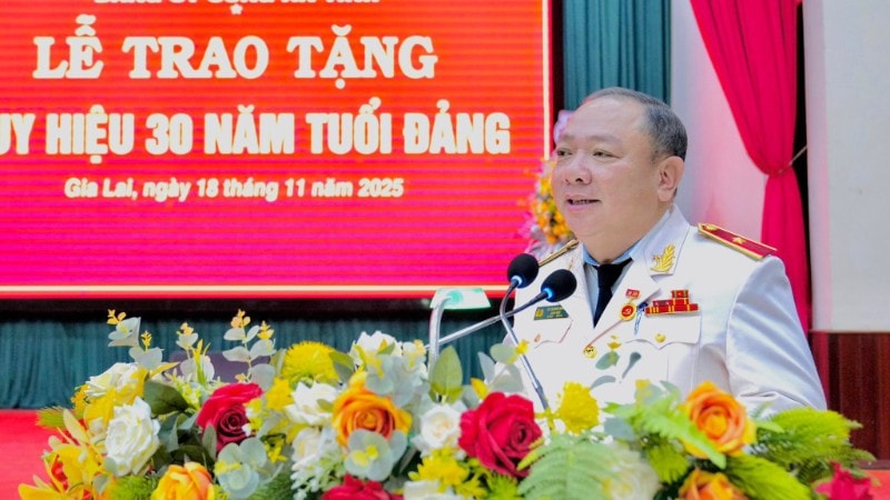 Thiếu tướng Lê Quang Nhân, Giám đốc Công an tỉnh Gia Lai khẳng định tiếp tục phấn đấu, rèn luyện phẩm chất, xây dựng lực lượng công an ngày càng vững mạnh. 585386922-122151607412816512-8033283465974556039-n-7598.jpg