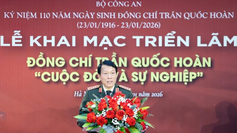 Đại tướng Lương Tam Quang phát biểu khai mạc triển lãm. z7443361501059-f357ac6daf7dfbf54f68c3409e3a76f1-2731.jpg