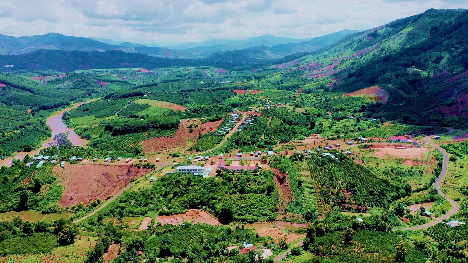 Một góc địa bàn xã Đăk Pxi, tỉnh Quảng Ngãi. xa-dak-pxi-quang-ngai.jpg