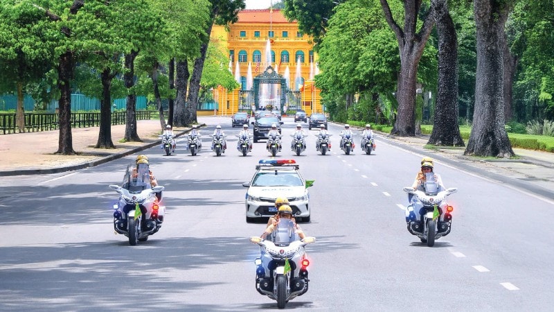 Dẫn đoàn các sự kiện lớn của đất nước. z7497380122248-4ee54ed9ea2a3cb3735e6a1a70dda040.jpg