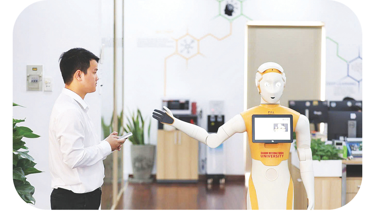 Nghiên cứu ứng dụng Trí tuệ nhân tạo (AI) tại Trường đại học Quốc tế Sài Gòn (SIU). tet-2026-1.png