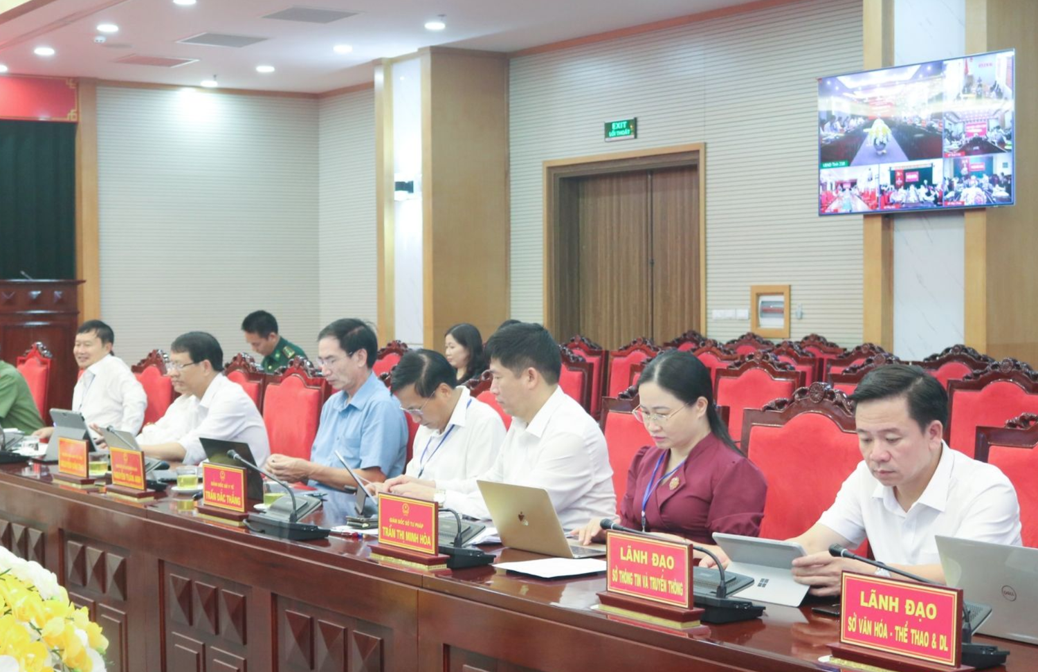 Một buổi họp không giấy tờ tại Văn phòng UBND tỉnh Sơn La. (Ảnh: Báo Sơn La) screen-shot-2026-02-08-at-144828.png