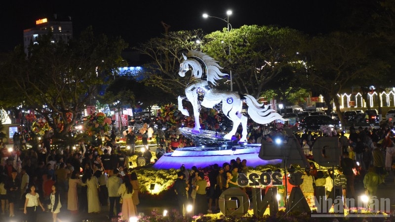 Đà Nẵng sẽ bứt phá bằng sức mạnh đoàn kết, mở cửa đón kỷ nguyên mới bằng cuộc cách mạng chuyển đổi số - như khát vọng của “Kim Mã 4.0”. ndo_br_chon-1-1375.jpg