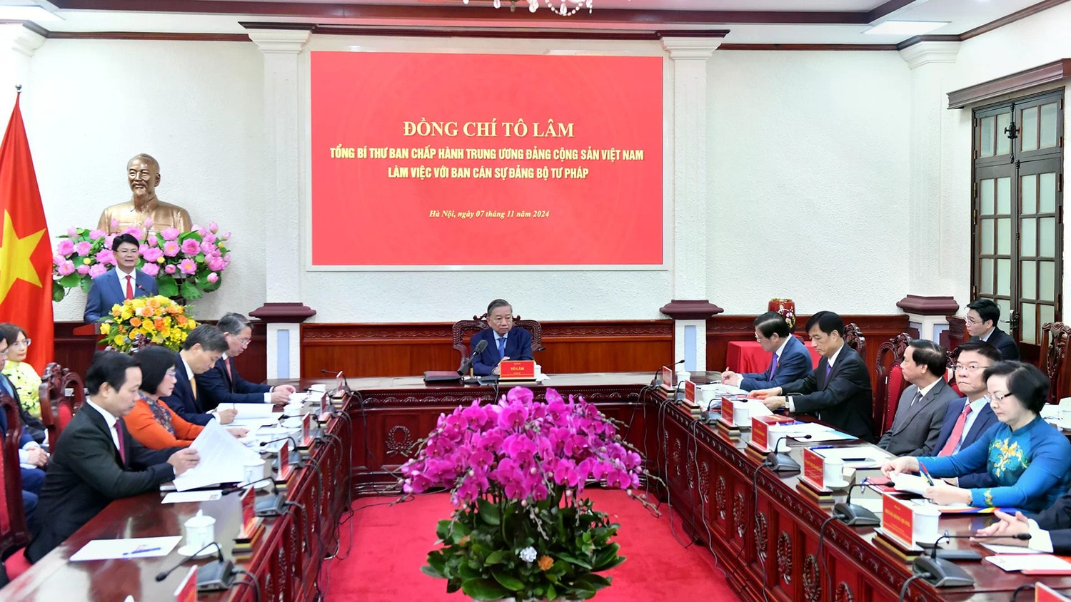 Tổng Bí thư Tô Lâm làm việc với Ban Cán sự Đảng Bộ Tư pháp. (Ảnh: ĐĂNG KHOA) tbt-lv-voi-btp.jpg