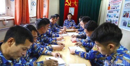 Phát huy truyền thống anh hùng, bảo vệ vững chắc chủ quyền biển đảo Tổ quốc