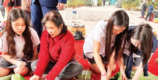 Tết là sum vầy, sẻ chia yêu thương