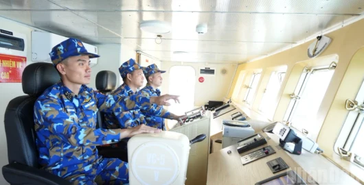 Những người canh giữ mùa xuân