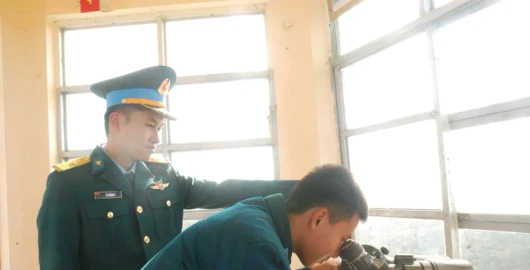 Những đôi mắt không ngủ trên “mặt trận vô hình”