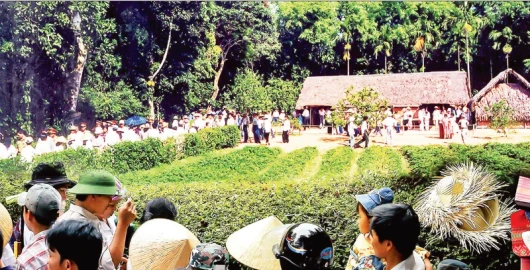 Đi trong sắc Xuân