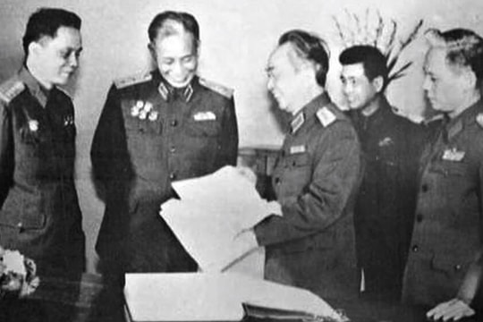 Những đóng góp của Đại tướng Lê Trọng Tấn về nghệ thuật tác chiến chiến lược trong đại thắng mùa xuân 1975