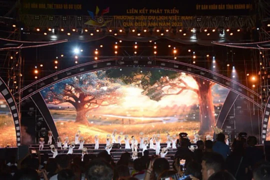 Phát huy tính chủ động, sáng tạo để tạo đòn bẩy phát triển công nghiệp văn hóa