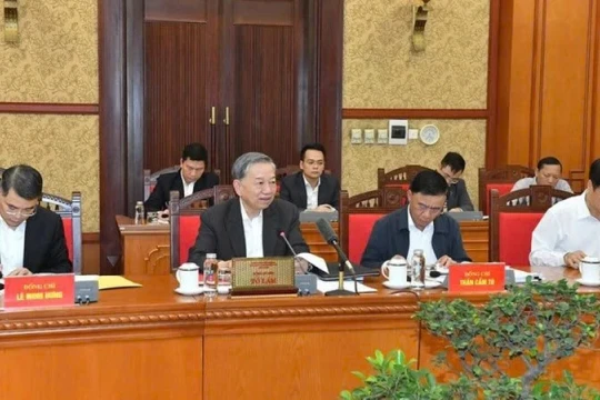 Đặt khoa học, công nghệ, đổi mới sáng tạo vào vị trí trung tâm của quá trình phát triển đất nước