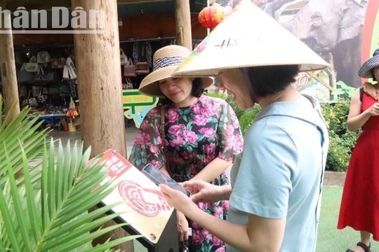 Trải nghiệm Dự án “Yêu lắm Việt Nam” tại Trung tâm Du lịch Cầu treo Buôn Đôn