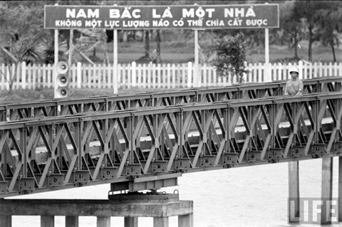 Dòng sông giới tuyến