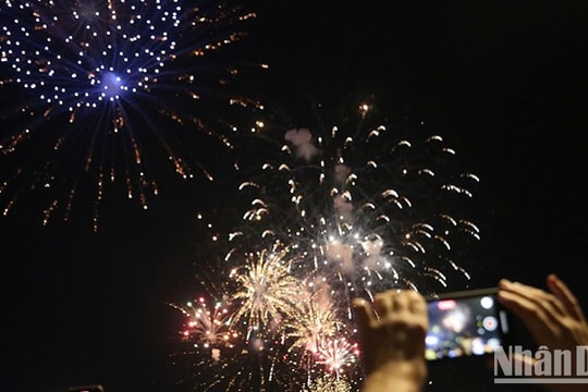 Thành phố Hồ Chí Minh tổ chức chuỗi hoạt động chào mừng 50 năm đất nước thống nhất