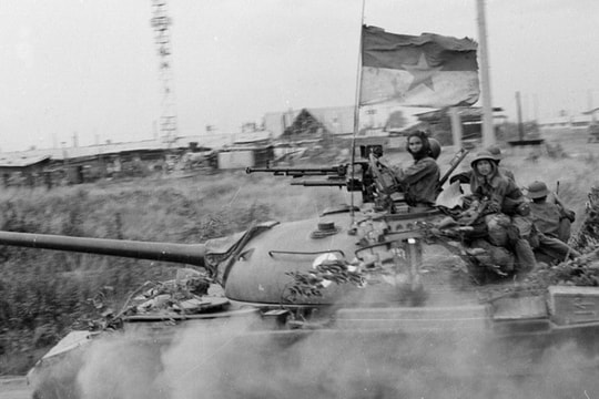 Ngày 15/4/1975: Chiến dịch Xuân Lộc-Long Khánh giành nhiều thắng lợi