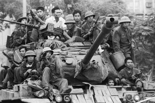 [Video] Ngày 21/4/1975: Giải phóng Xuân Lộc, mở toang "cánh cửa thép" vào Sài Gòn