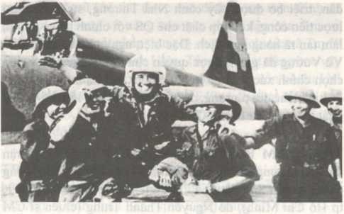 [Quiz] Ngày 8/4/1975, phi công Nguyễn Thành Trung ném bom vào vị trí nào dưới đây?