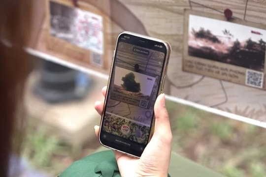 [Video] GenZ hào hứng trải nghiệm công nghệ mới tại Triển lãm tương tác của Báo Nhân Dân