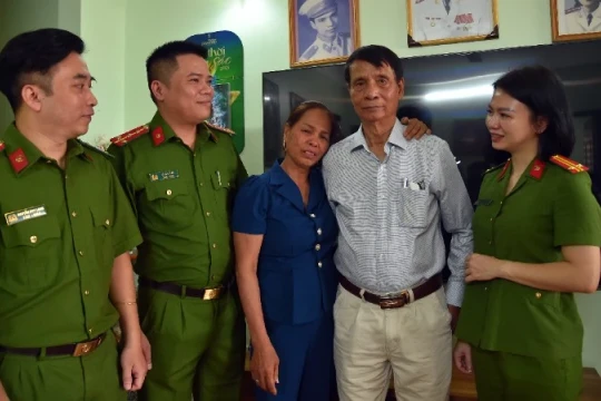 Cuộc đoàn tụ gia đình đúng ngày 30/4 nhờ VNeID