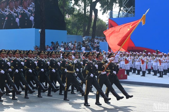[Ảnh] Quân đội Trung Quốc, Lào, Campuchia tham gia Lễ diễu binh kỷ niệm 50 năm Ngày Giải phóng miền nam, thống nhất đất nước