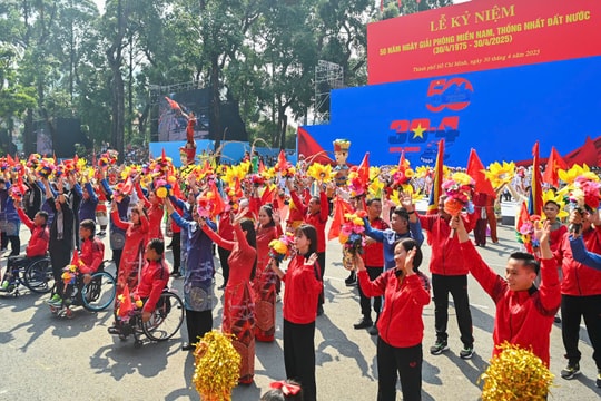 [Ảnh] Khối văn hóa, thể thao, truyền thông tại Lễ kỷ niệm 50 năm Ngày Giải phóng miền nam, thống nhất đất nước