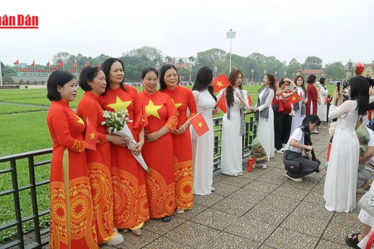 [Video] Không khí “ngày hội non sông” tại Hà Nội