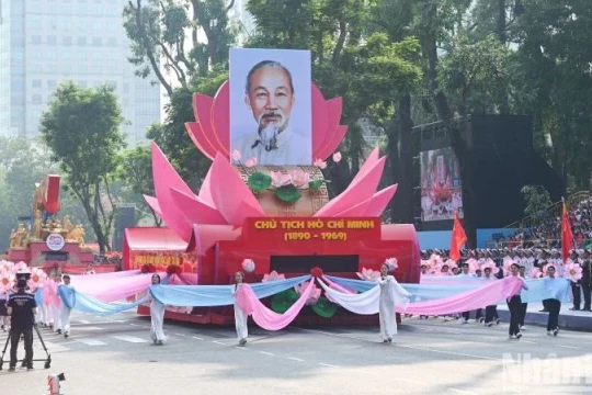 Reporte Asia phân tích kỷ nguyên vươn mình của dân tộc Việt Nam