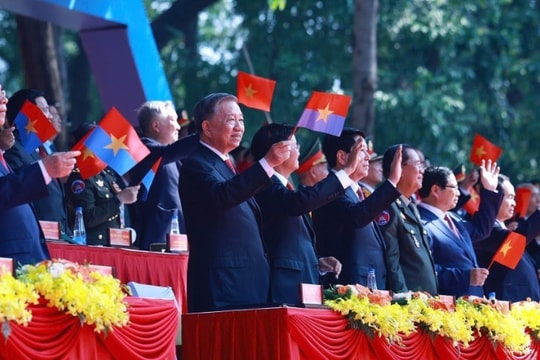 Phấn đấu xây dựng một nước Việt Nam hòa bình, thống nhất, hạnh phúc, giàu mạnh và phát triển