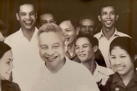 Viết nên câu chuyện hòa bình