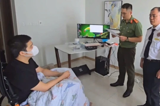 Triệt phá đường dây sản xuất, buôn bán hàng giả núp bóng thương mại điện tử