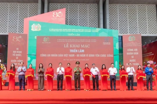 Khai mạc triển lãm “Công an nhân dân Việt Nam - 80 năm vì bình yên cuộc sống”