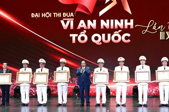 [Ảnh] Thủ tướng dự Đại hội Thi đua “Vì an ninh Tổ quốc” lần thứ 9