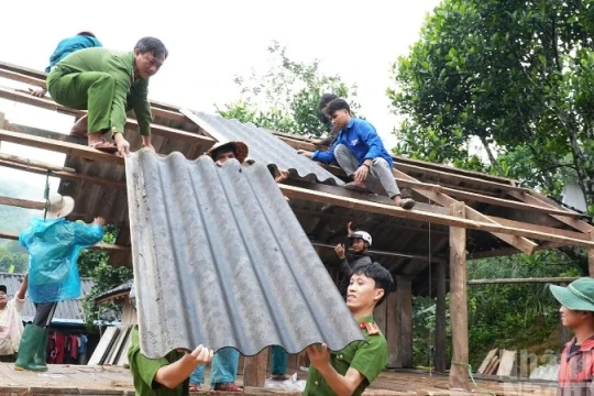 Công an xã Ba Tô, Quảng Ngãi: Hòa nhịp với cuộc sống của người dân