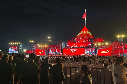 [Ảnh] Chương trình chính luận nghệ thuật "Dưới cờ vinh quang" tại điểm cầu Huế