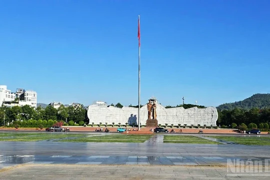 Công an tỉnh Gia Lai phát động chương trình "Cùng Việt Nam tiến bước"