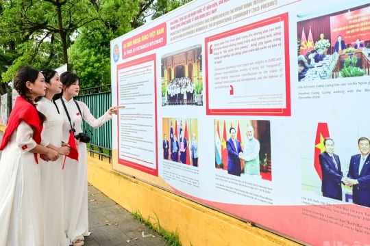 [Ảnh] Thủ đô Hà Nội rực rỡ đón ngày lễ lớn của dân tộc