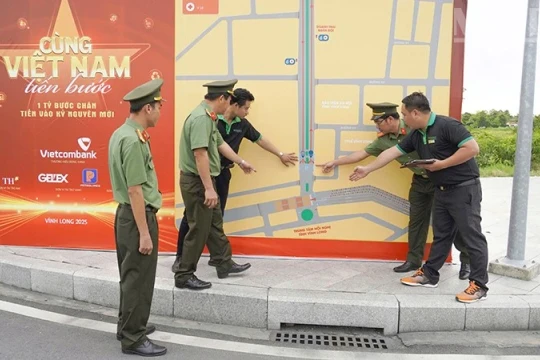 Công an Vĩnh Long triển khai Chương trình “Cùng Việt Nam tiến bước”