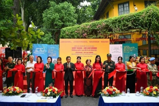 Khai mạc chuỗi hoạt động kỷ niệm 80 năm Cách mạng Tháng Tám và Quốc khánh 2/9 tại Khu Di tích Phủ Chủ tịch