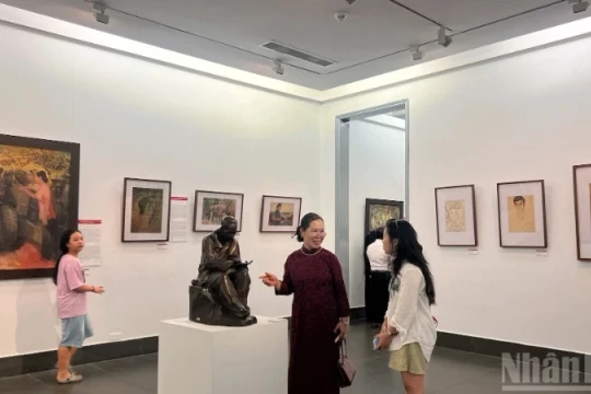Triển lãm mỹ thuật tôn vinh "Những người con của Tổ quốc"