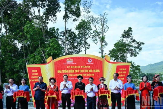 [Ảnh] Chủ tịch Quốc hội Trần Thanh Mẫn dự Lễ khánh thành Nhà tưởng niệm Chủ tịch Tôn Đức Thắng