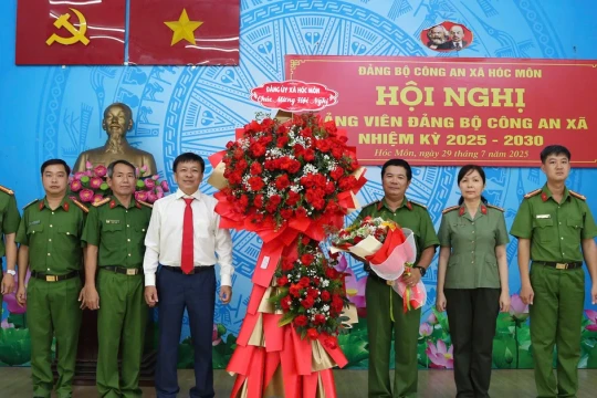 Từ 18 thôn vườn trầu đến những chiến sĩ công an dựng "cầu nối số" đưa chính quyền đến gần nhân dân