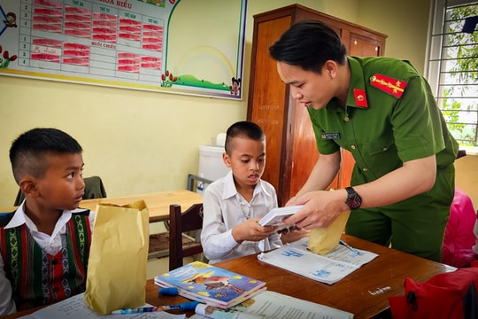 Dấu ấn của chiến sĩ công an chính quy tại bản làng Quảng Nhâm, A Lưới