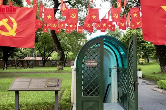 [Video] Lần đầu mở cửa di tích cách mạng Hầm Cơ yếu